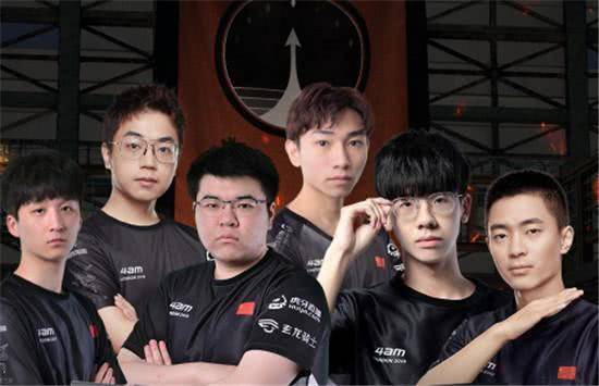 在聚光灯下 在聚光灯下